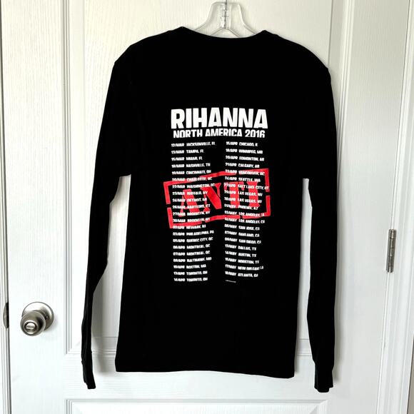 Rihanna Anti-World Tour 2016 Black Concert Long Sleeve Tee Size Small - Picture 2 of 6